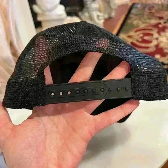 Montana mountain queen burlap trucker hat never used - Picture 5 of 5